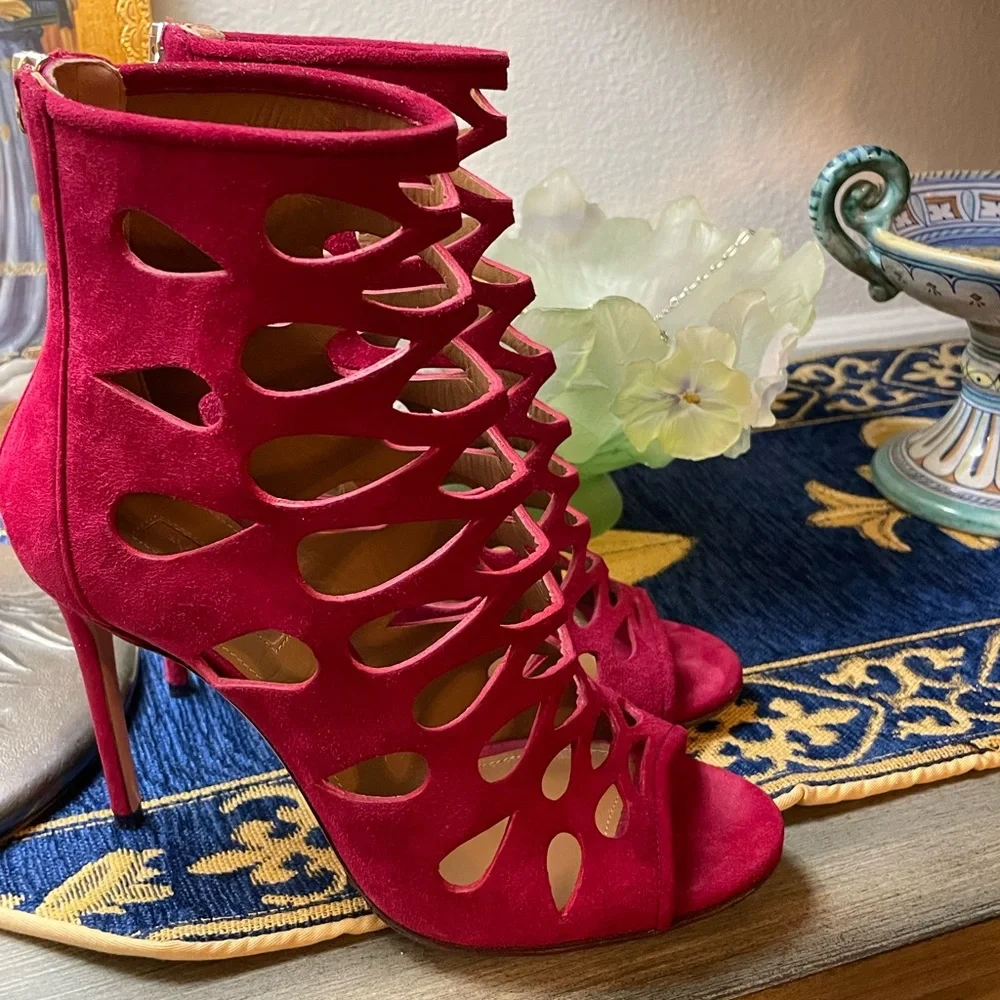 Aquazzura Fuchsia cut out 37, bootie - Picture 1 of 6